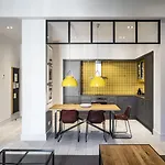 Midtown Apartahotel