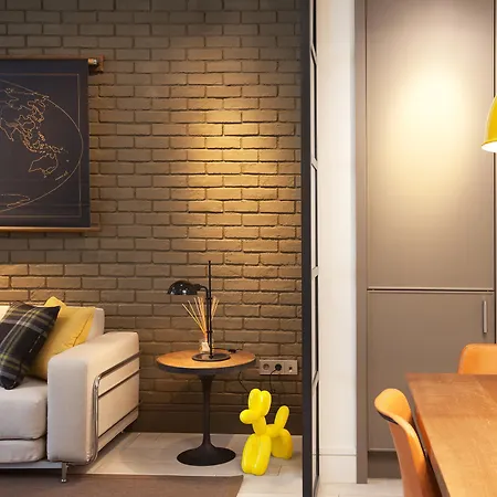Midtown Apartment *
