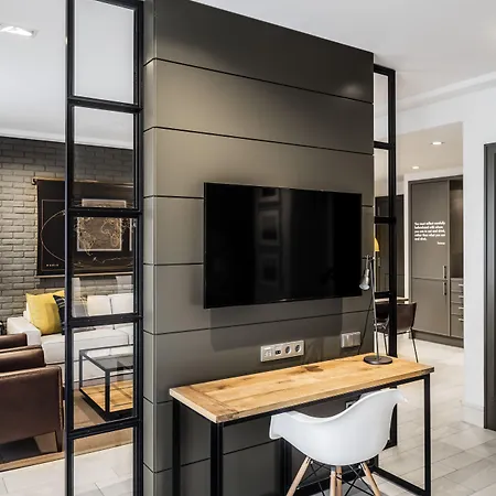 Midtown アパートホテル 4*